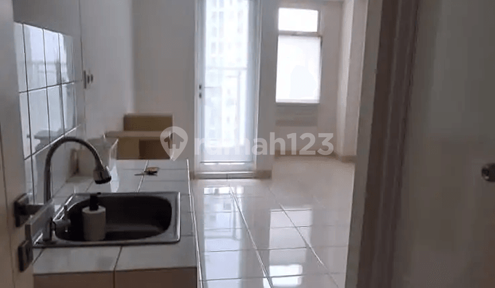 Springlake Studio Tower Davalia Summarecon Bekasi Apartment