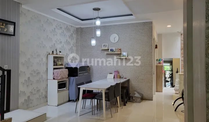 Comfortable House Ready to Live In and Already Renovated in Palm Cluster, Summarecon Bekasi