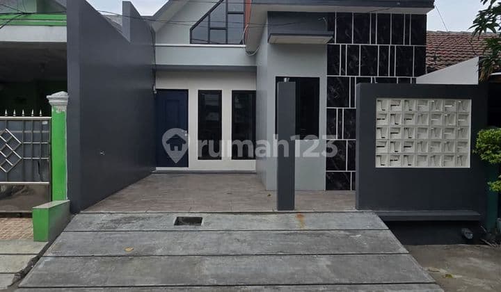 Rumah 15 menit ke Summarecon Mall Bekasi SHM Hadap Utara J-37989