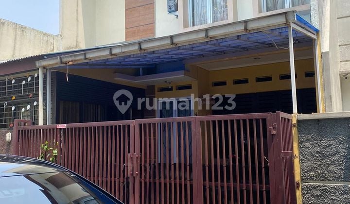 Rumah Luas 3 KT 15 Menit ke Cinere Bellevue Mall Hadap Utara J28444