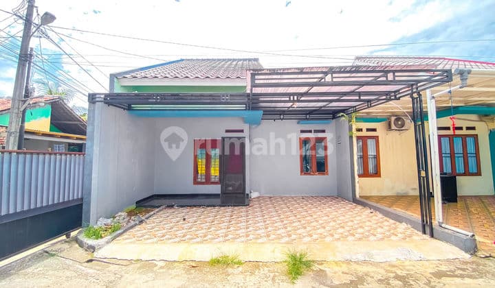 Minimalist House Near Cinere 15 Minutes to Toll Gate Flood-Free J32032