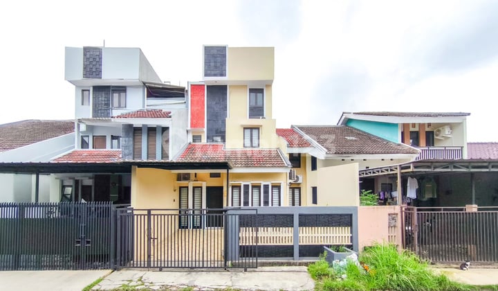 Rumah 5 Kamar Tidur 15 Menit ke The Breeze BSD City Siap KPR J-39746