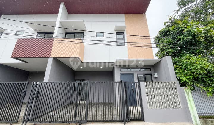Rumah LB 110 Hadap Timur 15 Menit ke Summarecon Mall Bekasi J-41577