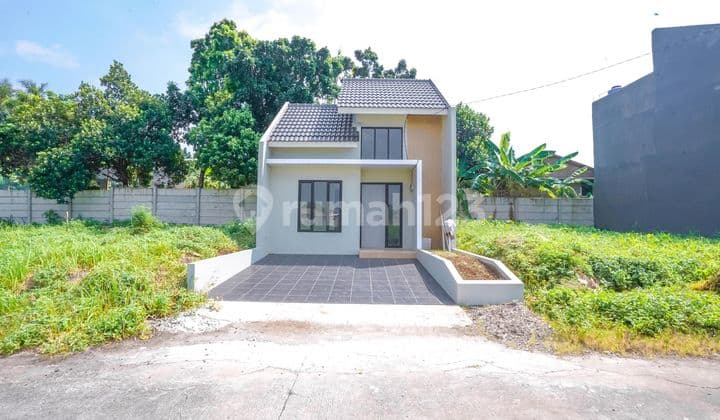 South-Facing House 15 Minutes to Cibinong Mall, Freehold Title with Mortgage Assistance J-36422