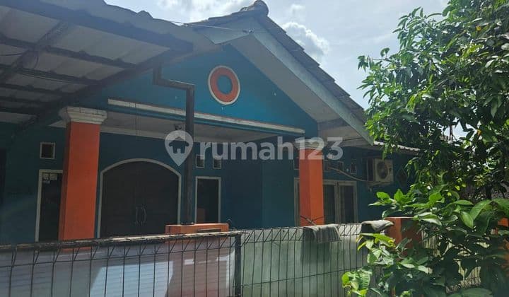 Rumah Luas 3 Kamar 15 Menit ke Gerbang Tol Jatiasih Hadap Timur J40626