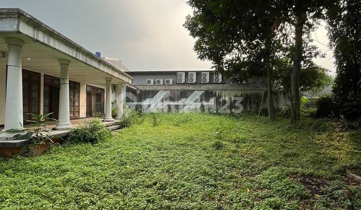 Rumah Tua Hitung Tanah Residential di Jalan Bangka Bebas Banjir