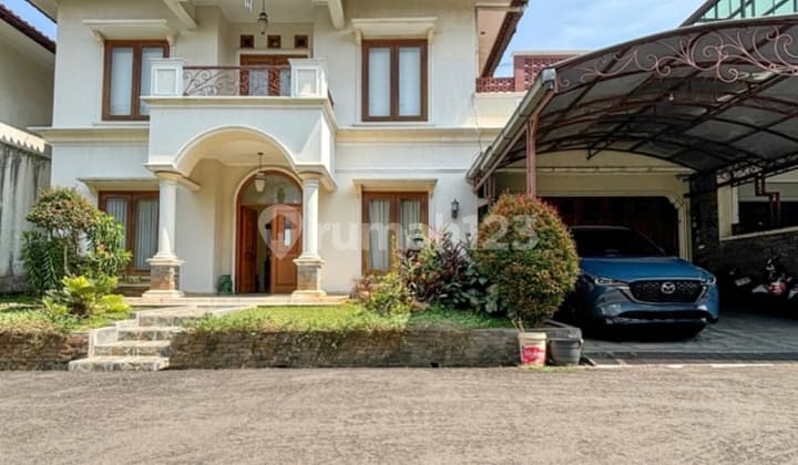 Rumah Dalam Townhouse