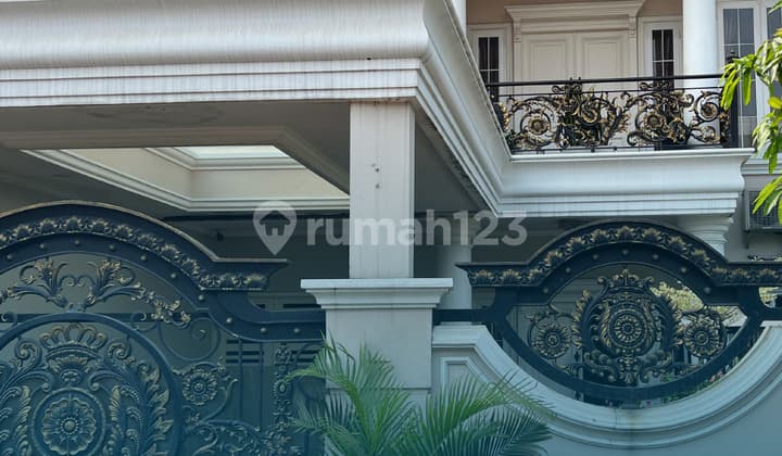Rumah Cantik Terawat Sudah Direnovasi Harga di Bawah 8 M