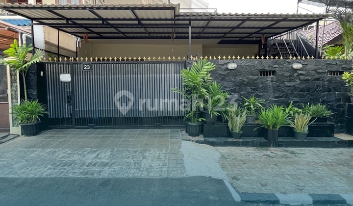 Rumah Cantik Semi Furnished di Cinere