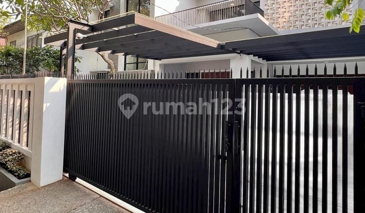 RUMAH BAGUS MODERN MINIMALIST DI CIPETE JARANG ADA