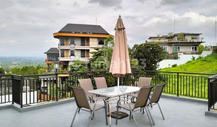 Rumah Villa 2 lantai di Sentul, lokasi nyaman, sejuk, Fullfurnished