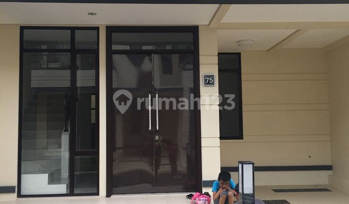 Disewakan Rumah 2 Lantai Di Swancity, Cikupa