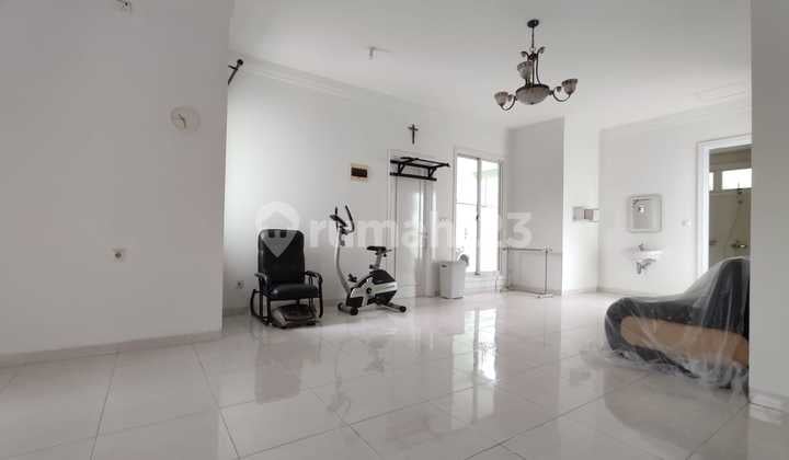 Rumah Rapi Siap Huni, Furnished di Palma (Jane)