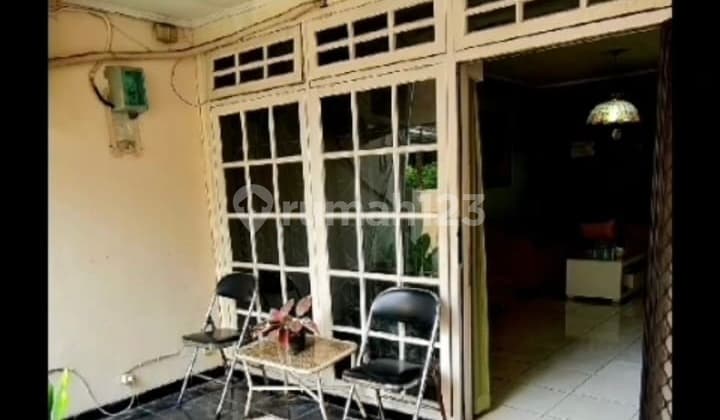 Dijual Rumah 1.5 Lantai di Pondok Indah Lokasi Strategis