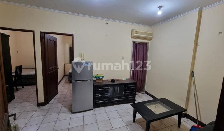 Dijual Apartemen Gajah Mada 2br Lokasi Strategis Semi Furnished Siap Huni
