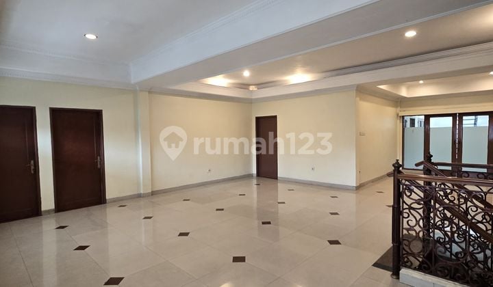 Dijual Rumah Mewah di Tebet Ukuran Besar Siap Huni
