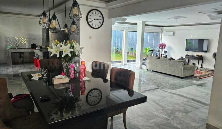 Dijual Rumah 2 Lantai di Bintaro Sektor 2 Newly Renovated