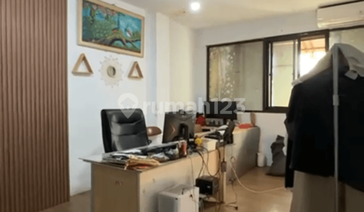 For Sale Fast 4-Story Shop House in Jembatan Lima Strategic Location