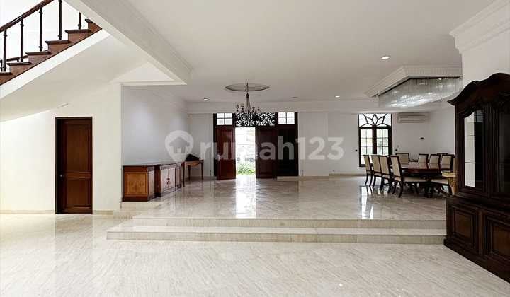 Disewakan Rumah Mewah di Menteng 2 Lantai Vibes Luxury dan Tenang