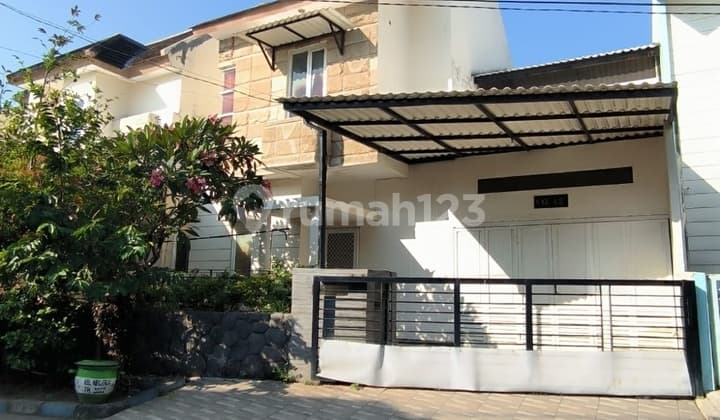 Rumah 2 Lantai Siap Huni Pantai Mentari, Kenjeran, Surabaya.