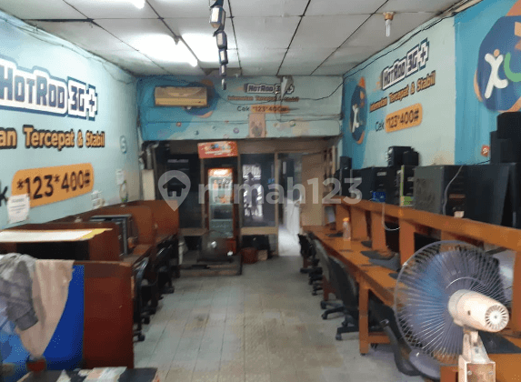 Rumah Panjang 3 Lantai SHM Dejagalan 1 Jakarta Barat