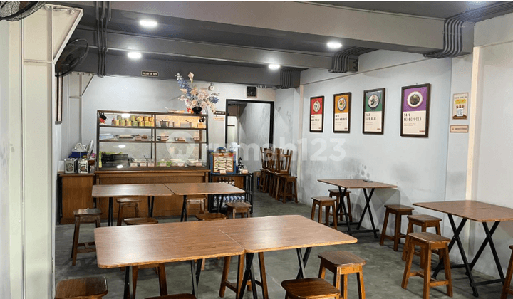 Ruko 2,5 Lantai Taman Harapan Indah, seluas 90 m2 disewakan