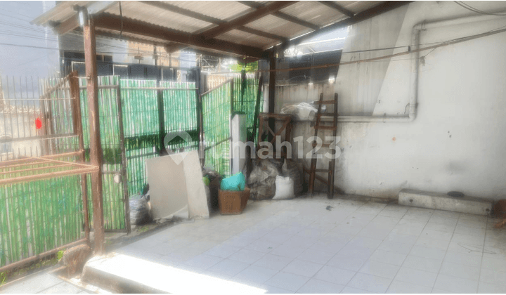 Old House with SHM, South-Facing, in Taman Harapan Indah Complex, Jelambar