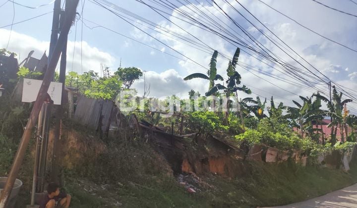 LAND ON THE ROADSIDE, CONCRETE, HOUSING ESTATE AREA, BONTO BOLAENG REGION, STRATEGIC LOCATION IN THE CITY CENTER, SUITABLE FOR BUILDING RESIDENTIAL HOUSES, RENTAL HOUSES, OR BOARDING HOUSES.