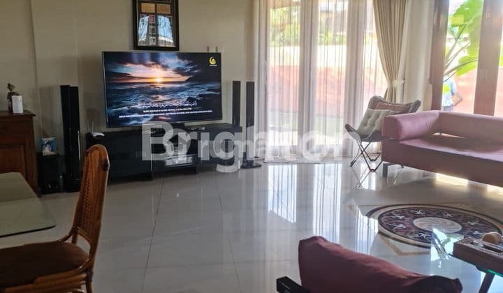 RUMAH BESAR VIEW LAUT SEMI VILLA SEMI FURNIS LOKASI BATAKAN AMAN NYAMAN HARGA NEGO