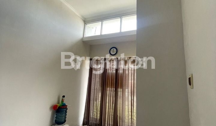 RUMAH TENGAH KOTA BERNUANSA MINIMALIS ELEGAN LOKASI DALAM PERUMAHAN REGENCY AMAN NYAMAN HARGA NEGO