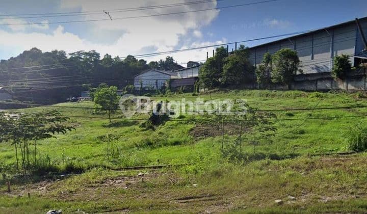 Land/Property Along the Kariangau Projakal Main Road, Suitable for Factories, Warehouses, Workshops, and Other Businesses. Negotiable Price.