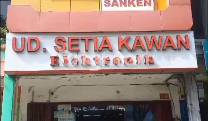 3 UNITS OF SHOPHOUSES AT ONCE LOCATION OF SHOPHOUSES IN FRONT OF BANDAR POLRESTA BALIKPAPAN SUITABLE FOR RESTAURANT, COFFEE SHOP OR STORE AND OTHER BUSINESSES NEGOTIABLE PRICE