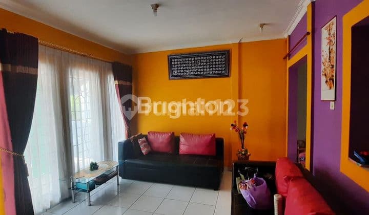 DIJUAL RUMAH TENGAH KOTA BERNUANSA MINIMALIS LOKASI DALAM PERUMAHAN REGENCY AMAN NYAMAN HARGA NEGO