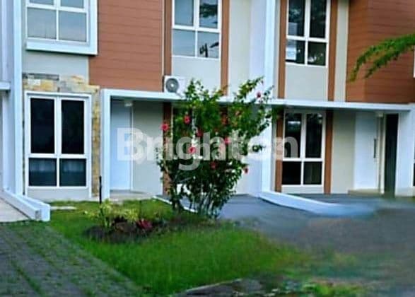DIJUAL RUMAH FULL FURNISH TENGAH KOTA BERNUANSA VILLA PINGGIR PANTAI LOKASI DALAM PERUMAHAN BATAKAN VILLAGE AMAN NYAMAN HARGA NEGO