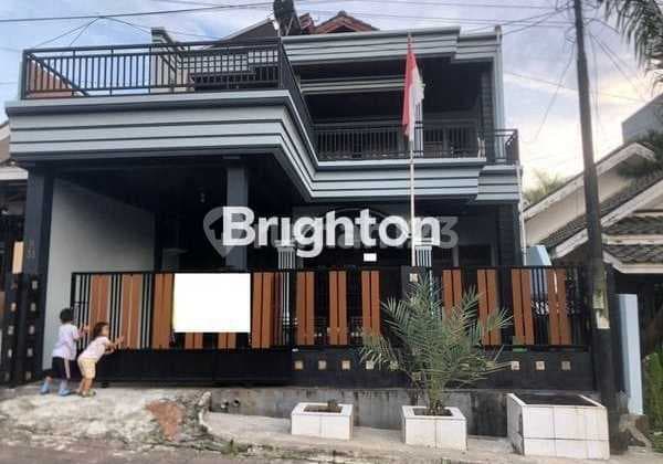 For Sale: Beautiful 2.5-Story House in Prime Downtown Location, Within a Safe and Comfortable Residential Complex, Price Negotiable.