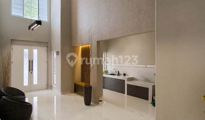 Dijual Rumah Bagus,Bebas Banjir di Mahagoni Park, Graha Raya Bintaro.