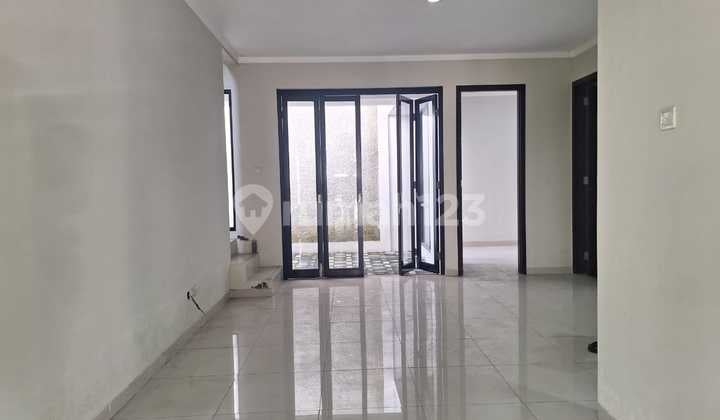 Ready-to-Occupy House in Discovery Flamine Bintaro Jaya Sector 9