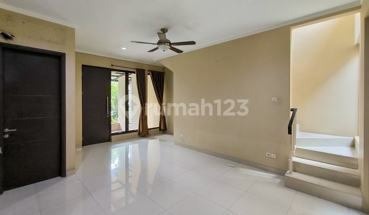 House in a cluster, 24-hour security in Bintaro Jaya 9.