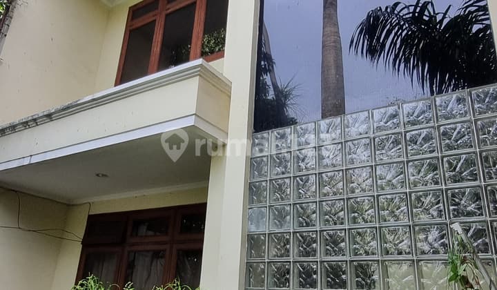 Rumah Bagus Di Jl Trapesium Raya Kebon Jeruk Jakarta Barat