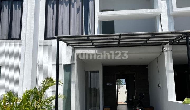 Beautiful Villa for Sale in Seminyak - Freehold, Strategic Location & Rice Field View
