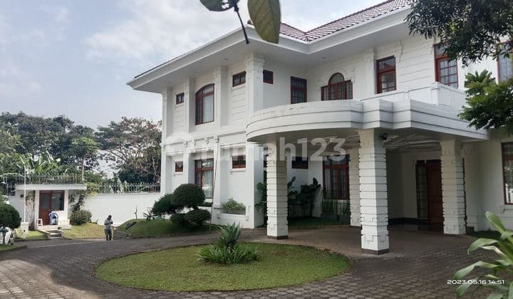 Rumah Megah Kokoh Terawat American Classic Di Setiabudi Bandung