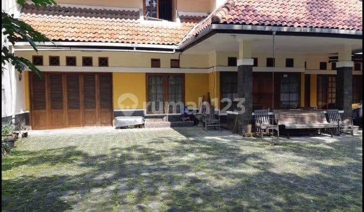 House Near Unisba Mainroad, Dago Wing, Bandung City