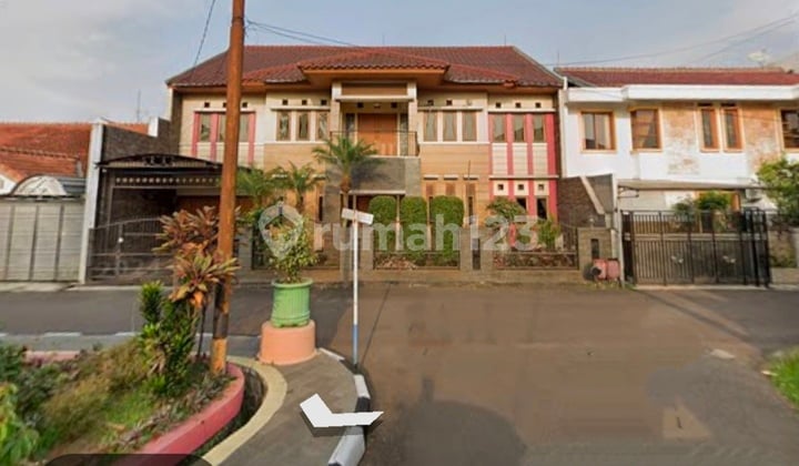 Rumah Bagus Siap Huni Depan Taman Komplek di Turangga Bandung