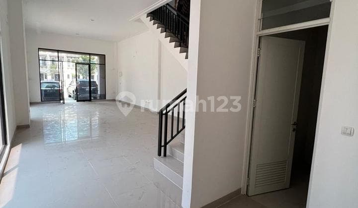 Disewakan Ruko Hoek 3 Lantai Osaka Pik 2