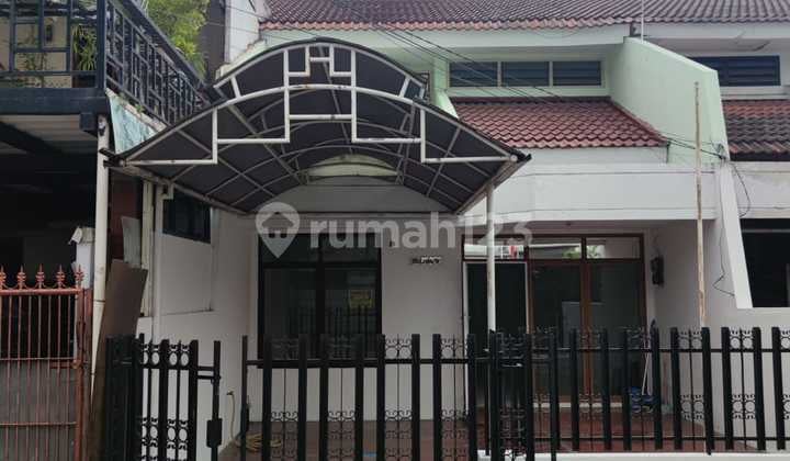 Affordable Kelapa Gading House with 2-car road access