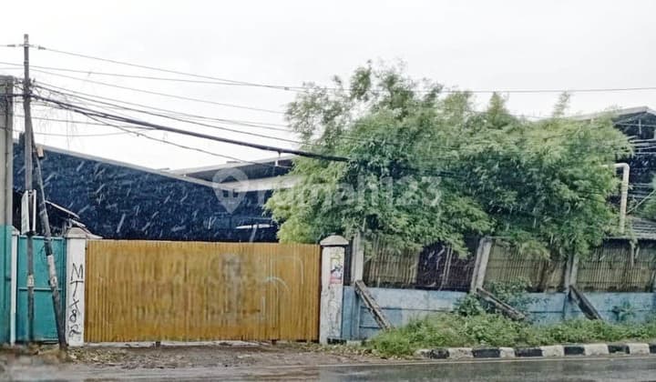 Warehouse and Office on Daan Mogot Raya, Area 1200m2
