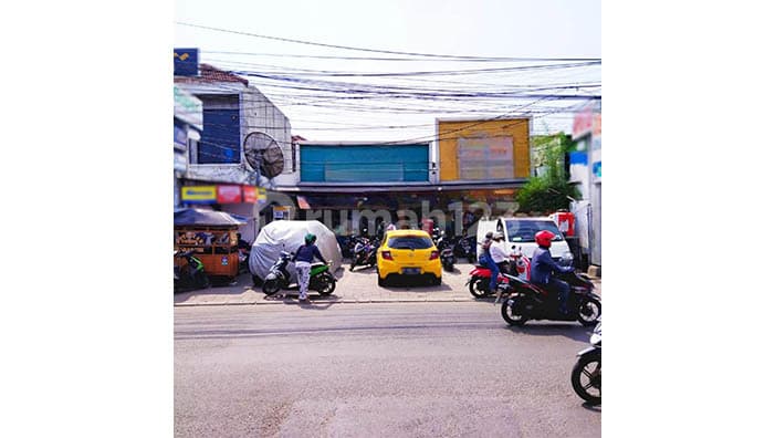 Supermarket dan Apotek Jl Tipar Cakung, Semper Barat