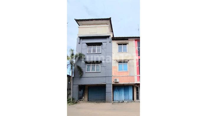 3-Story Shophouse in Citra Niaga Complex, Kalideres