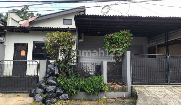 Wts / Dijual Cepat Rumah Siap Huni dan Lokasi Sangat Strategis di Griya Loka Sektor 1.3, BSD City, Tangerang Selatan, Banten