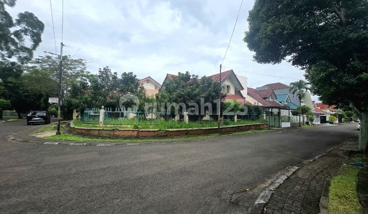 Wts / Dijual Cepat Rumah Siap Huni, Posisi Hoek, dan Lokasi Sangat Strategis di Anggrek Loka, Bsd City, Serpong, Tangerang Selatan, Banten